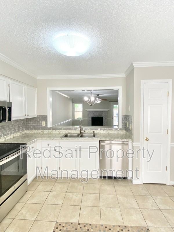 110 Souverain Lndg - Photo 5 of 23
