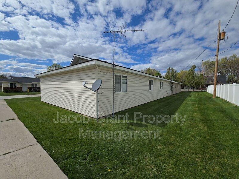 965 Berryman Rd #B - Photo 3 of 12