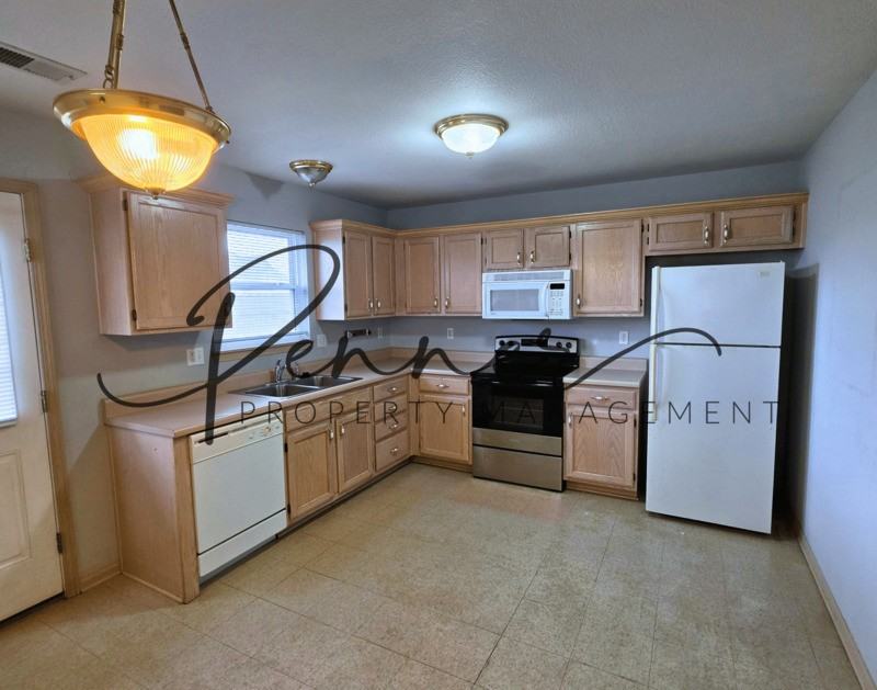 209 Nw Woodbury Dr - Photo 4 of 11