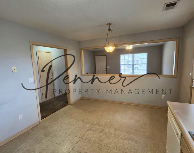 209 Nw Woodbury Dr - Photo 5 of 11
