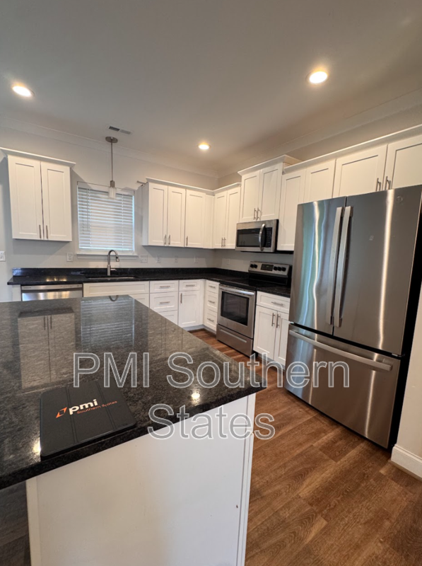 407 Albus Dr - Photo 3 of 17