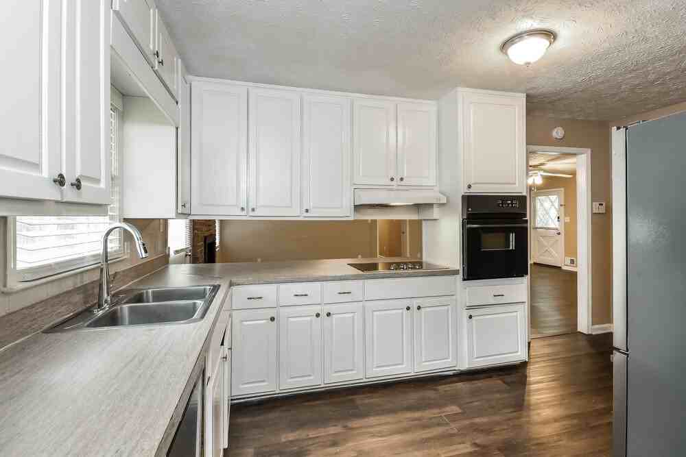 2906 Elizabeth Ln - Photo 7 of 16