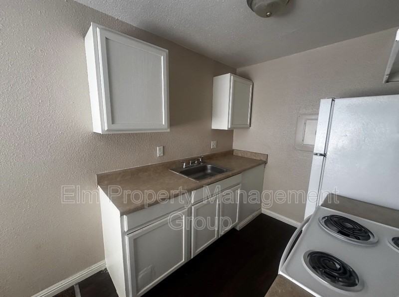 2101 Sunrise Ave - Photo 4 of 8