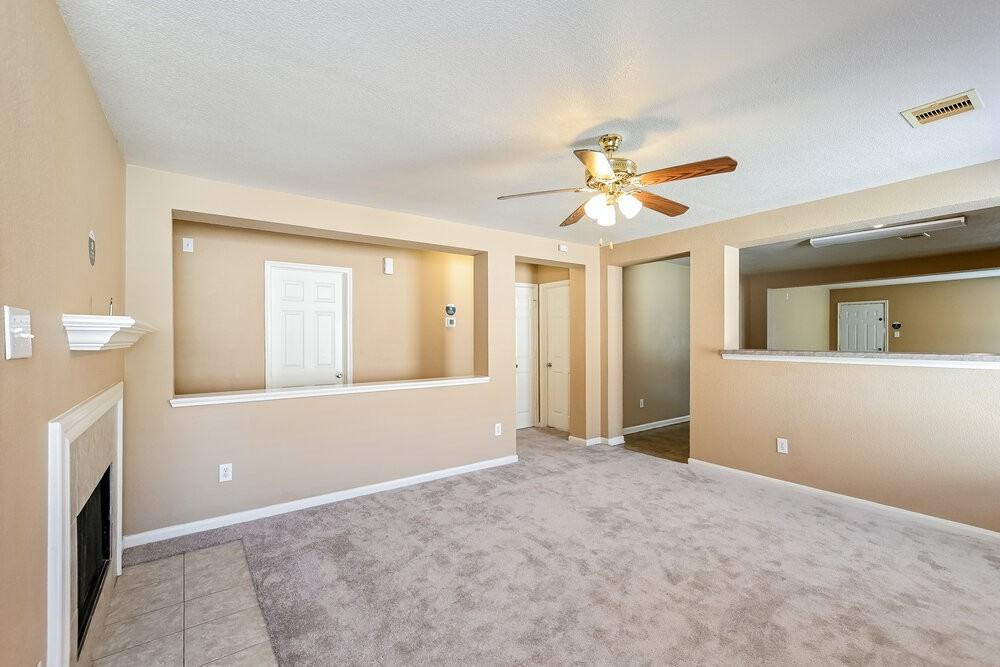 22123 Greengate Dr - Photo 4 of 15