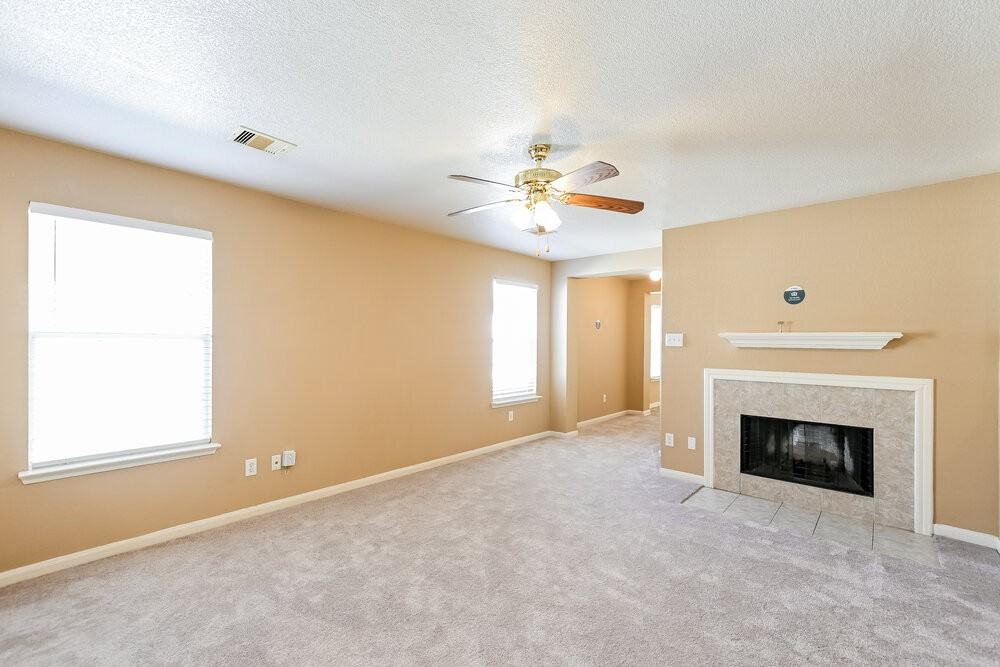 22123 Greengate Dr - Photo 5 of 15