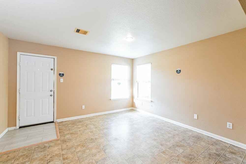 22123 Greengate Dr - Photo 6 of 15