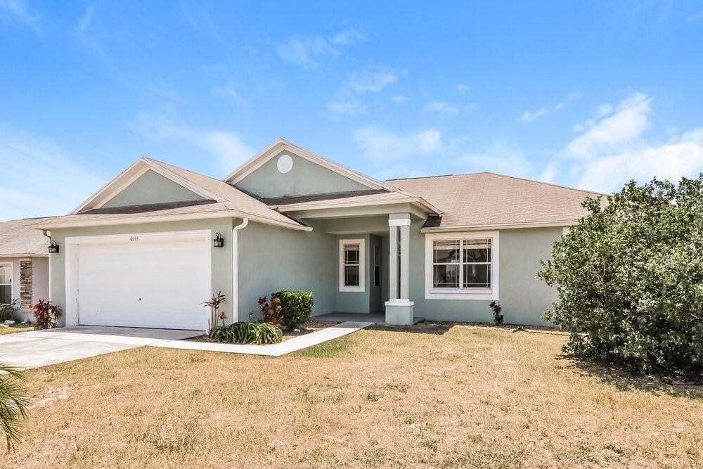 6033 Live Oak Dr - Photo 3 of 16