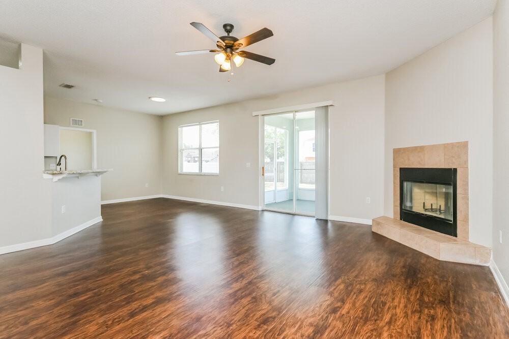 6033 Live Oak Dr - Photo 4 of 16