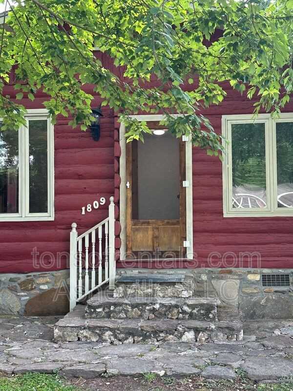 1809 Windsor Dr - Photo 3 of 17