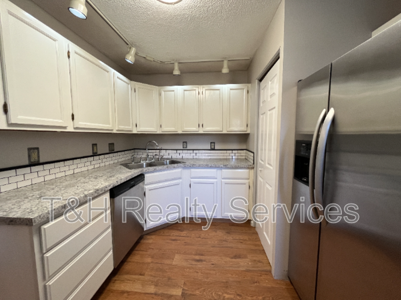 1335 Millridge Dr - Photo 7 of 31