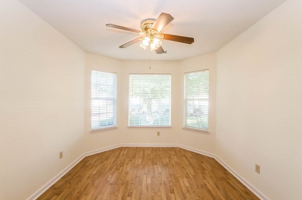 5892 Alexandria Ln - Photo 4 of 18