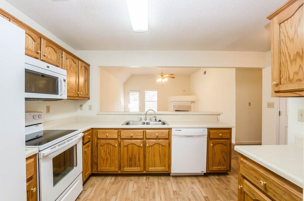 5892 Alexandria Ln - Photo 6 of 18