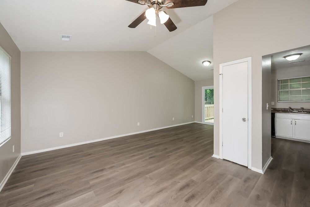 1338 Mill Lake Cir - Photo 4 of 17