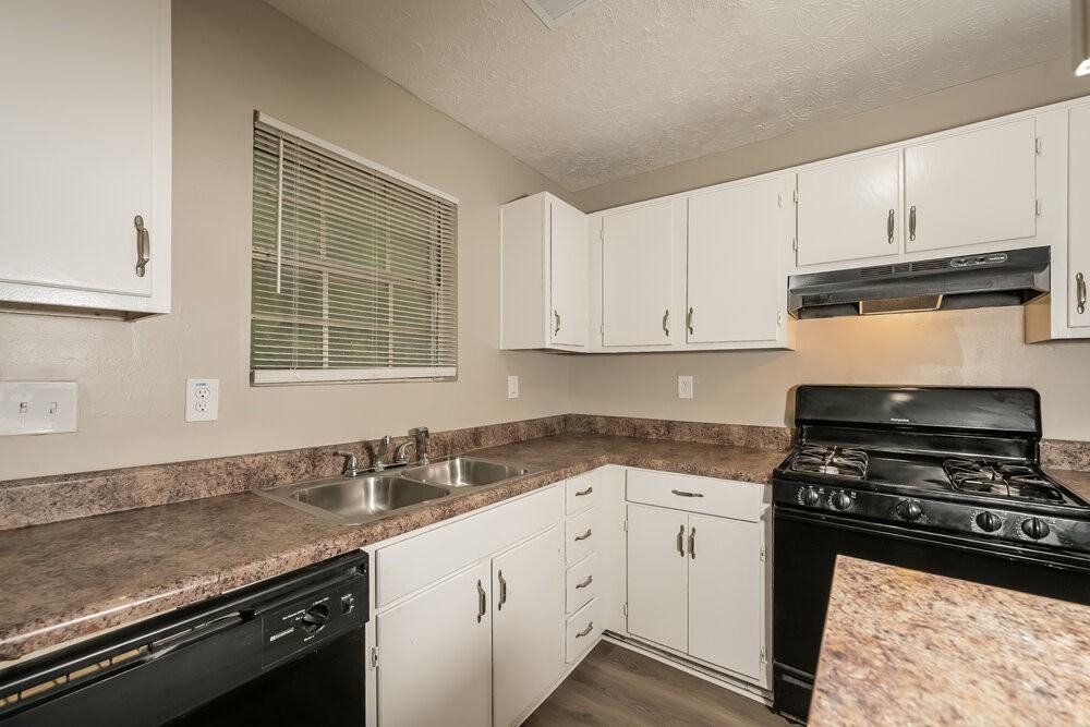 1338 Mill Lake Cir - Photo 7 of 17