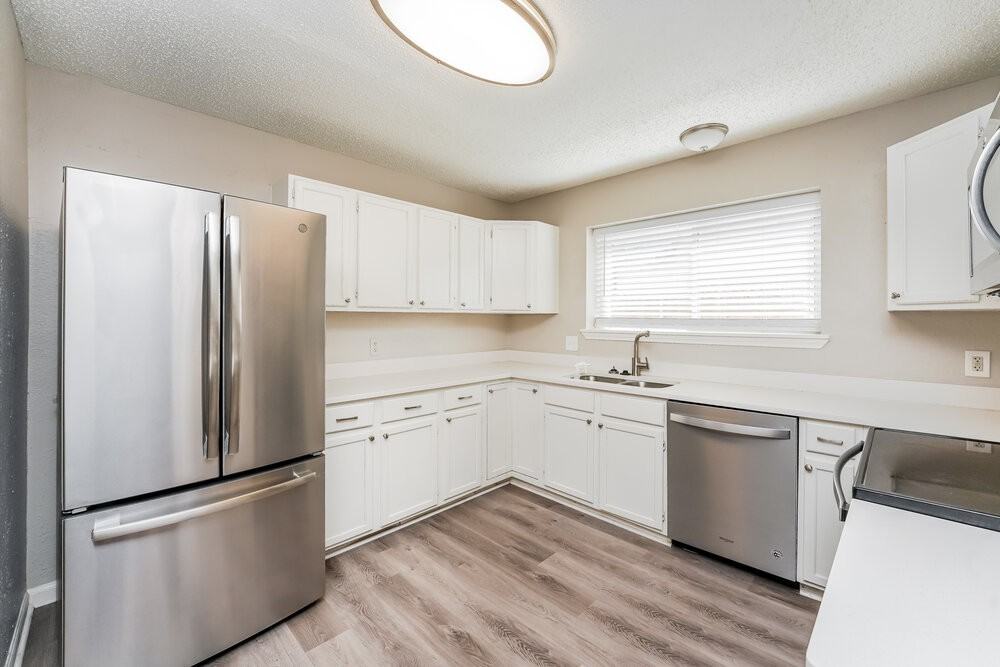 2677 Steppington St - Photo 7 of 19