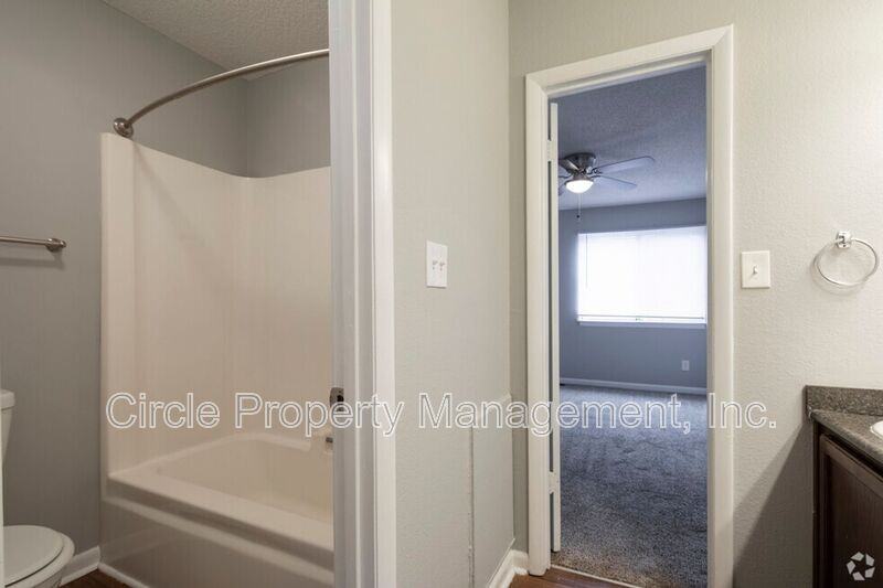 2021 Highridge Dr Sw #13B - Photo 6 of 9