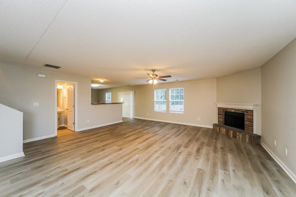 4521 Oakden Ln - Photo 6 of 17