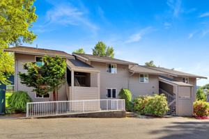 featured image of 1060 York St