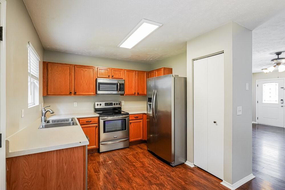2735 Sutherland Dr - Photo 6 of 16