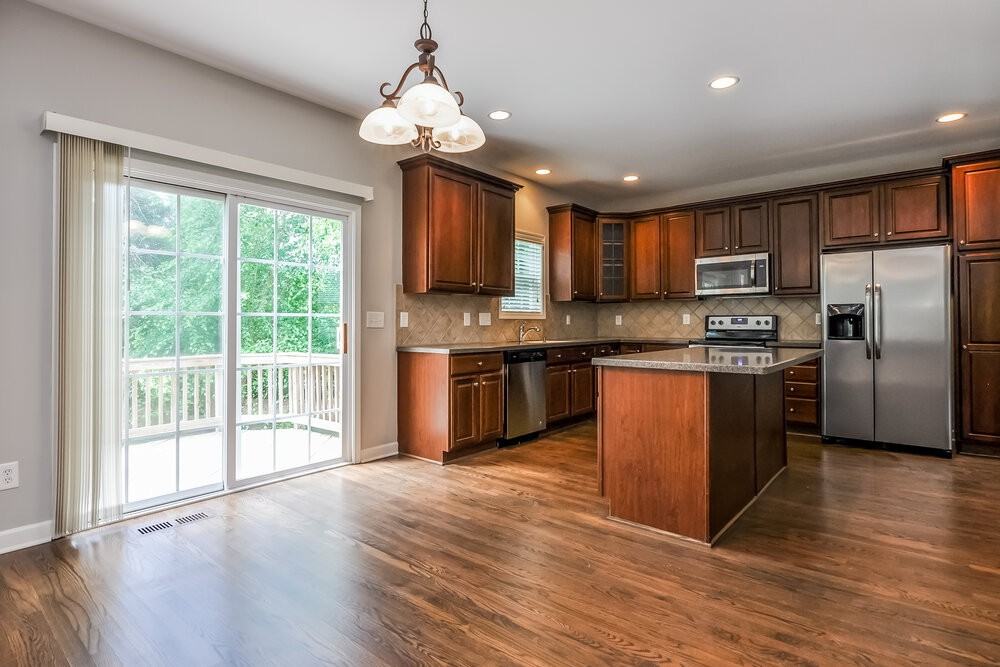 1320 Trailing Rose Ct - Photo 5 of 16