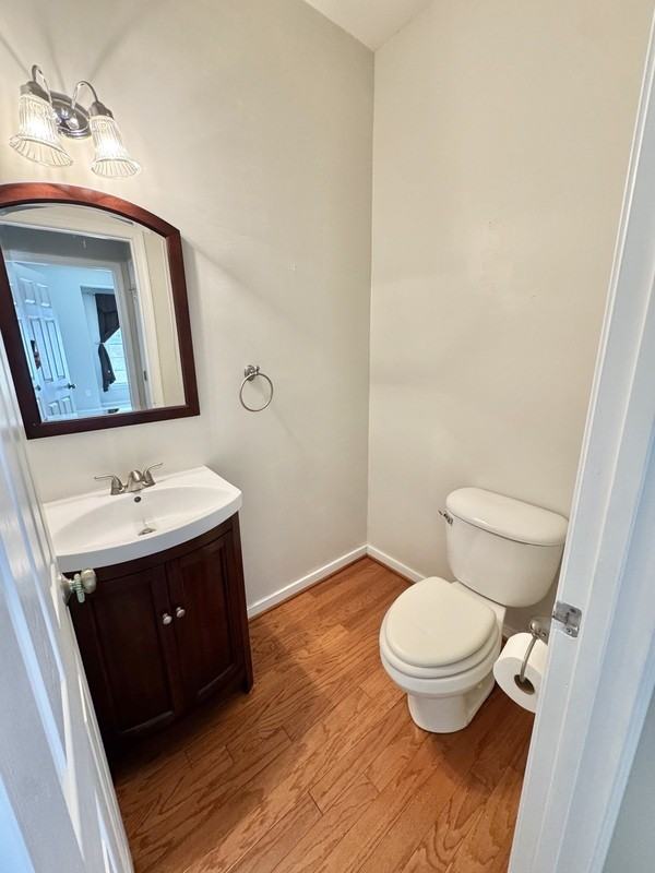 2409 Silver Lake Ter - Photo 5 of 20