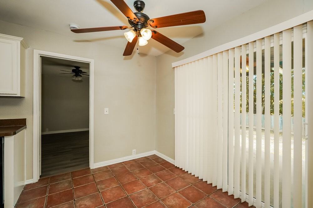 1001 Springcreek Dr - Photo 6 of 16