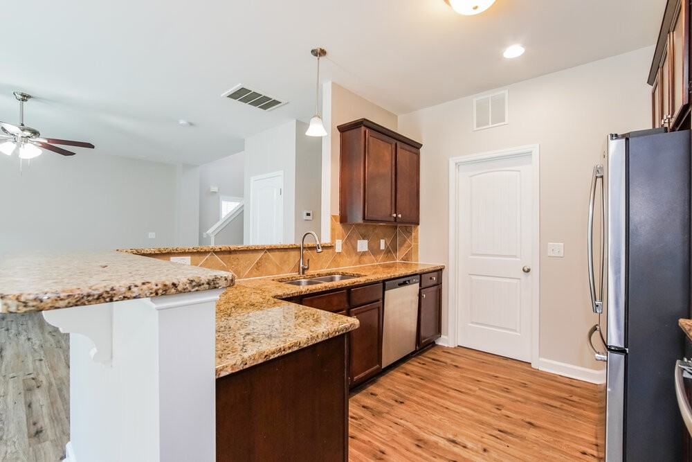508 Mccarthy Dr - Photo 7 of 17