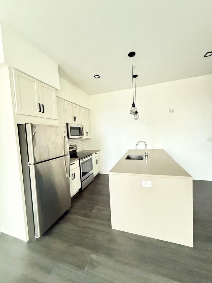 The Lamont - Photo 3 of 30