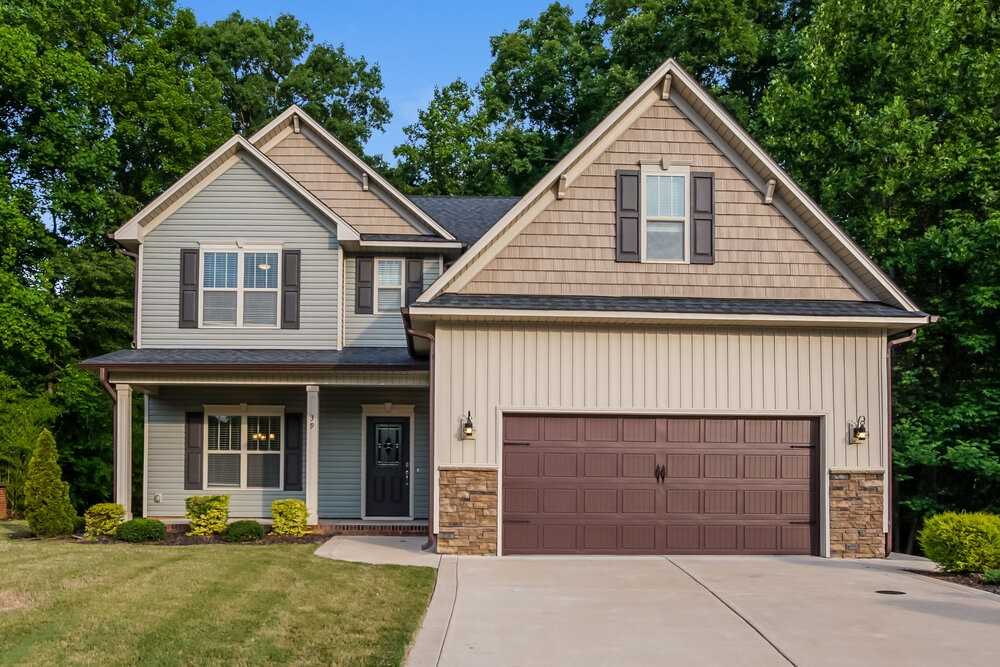39 Grand Manor Ct