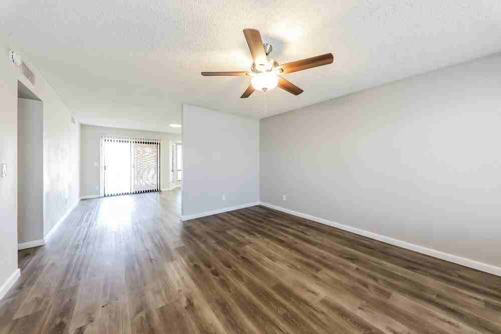 18417 N 55th Dr - Photo 3 of 16