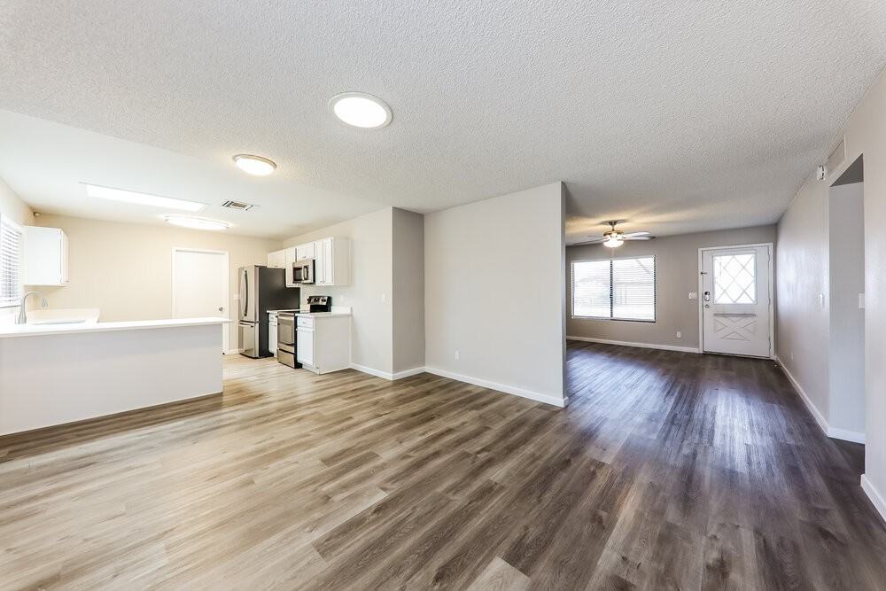 18417 N 55th Dr - Photo 6 of 16