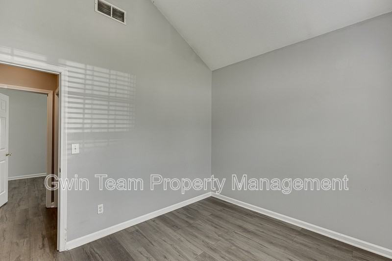 2464 Laurelfield Dr - Photo 5 of 46