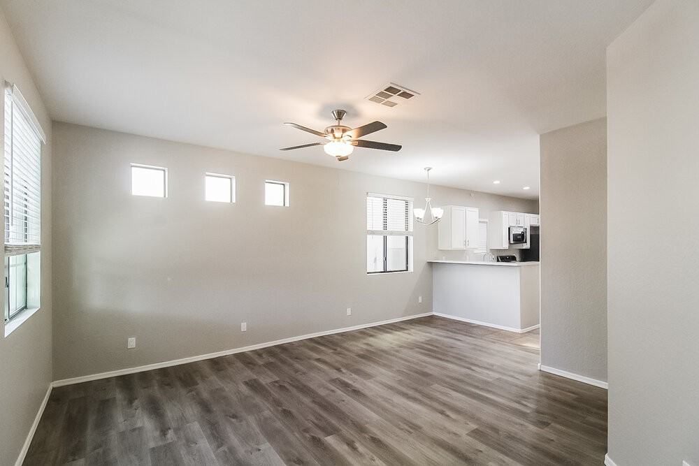 10317 W Monterosa Ave - Photo 5 of 17