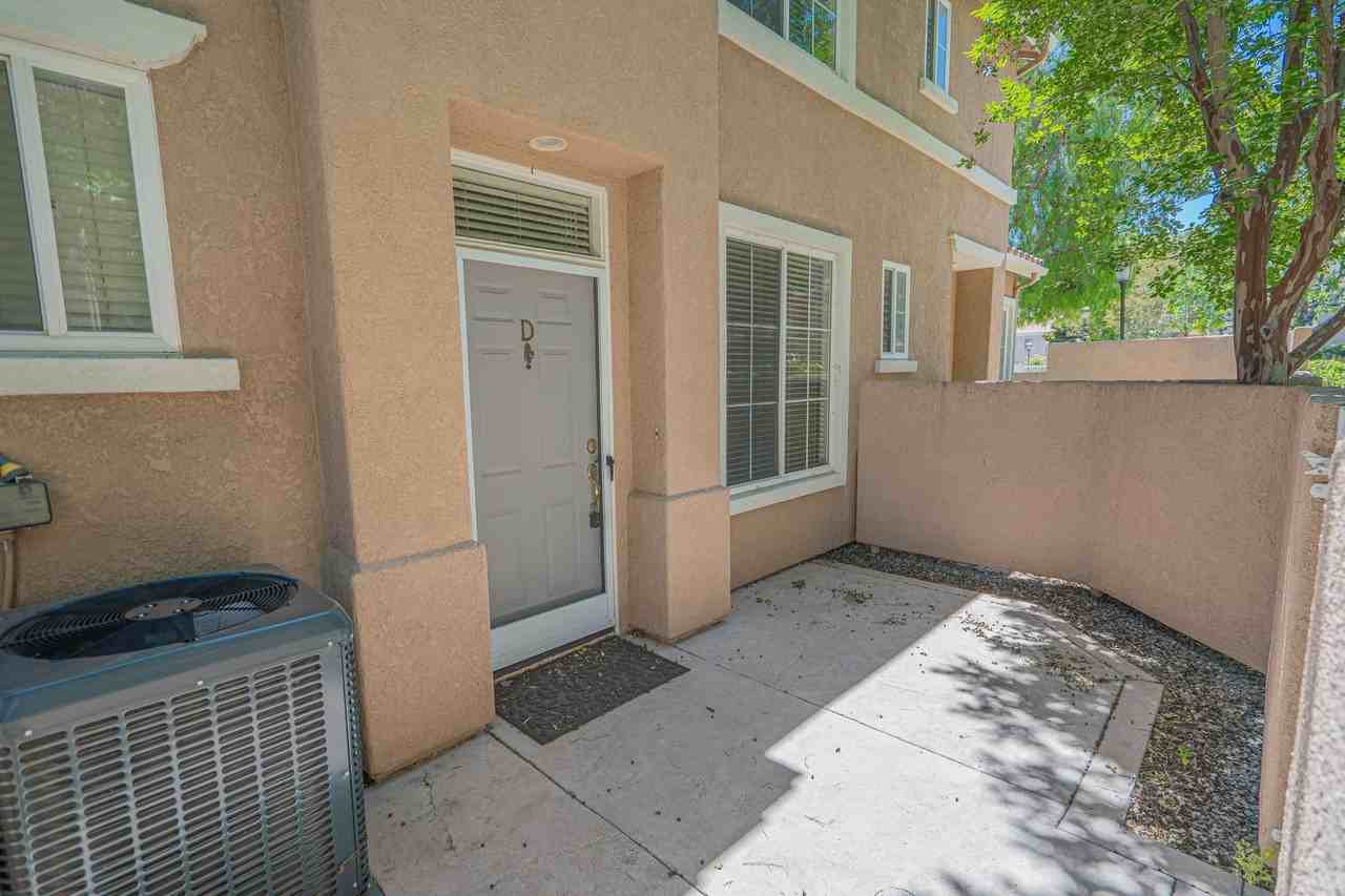 25712 Holiday Cir #D - Photo 2 of 25
