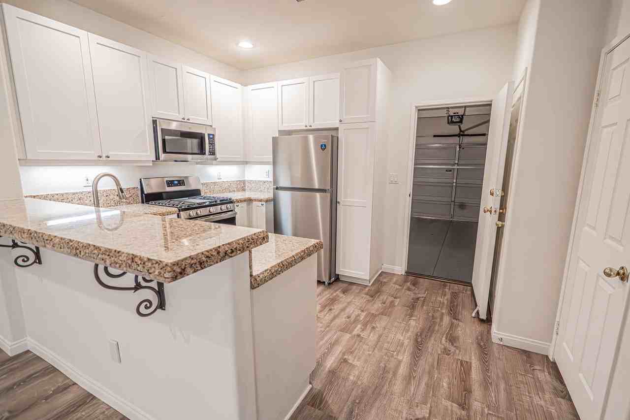 25712 Holiday Cir #D - Photo 7 of 25