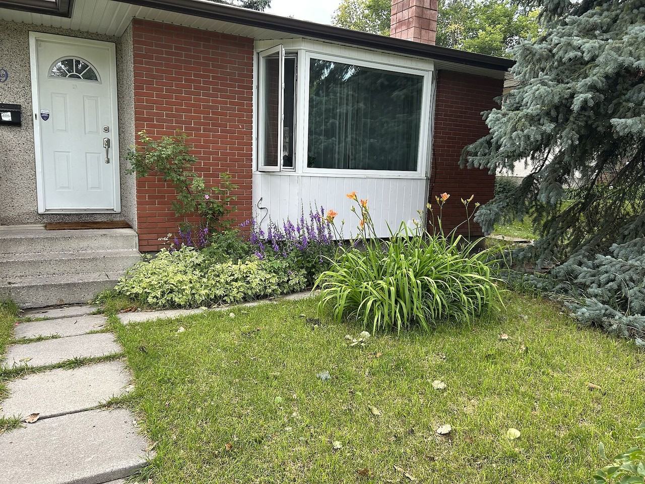 4319 Charleswood Drive NW - Photo 2 of 25