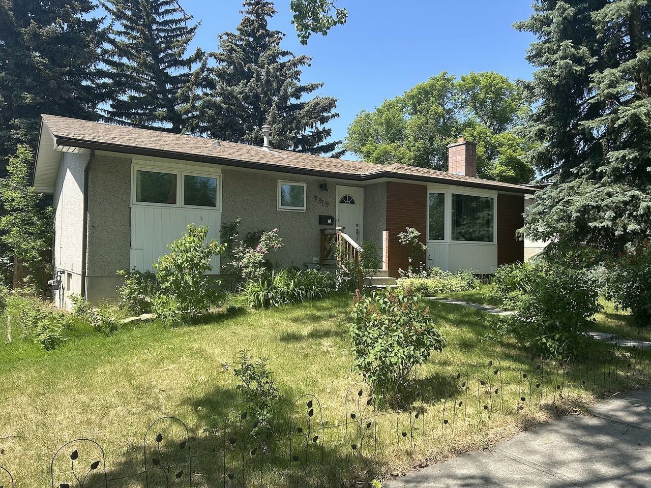 4319 Charleswood Drive NW - Photo 3 of 25
