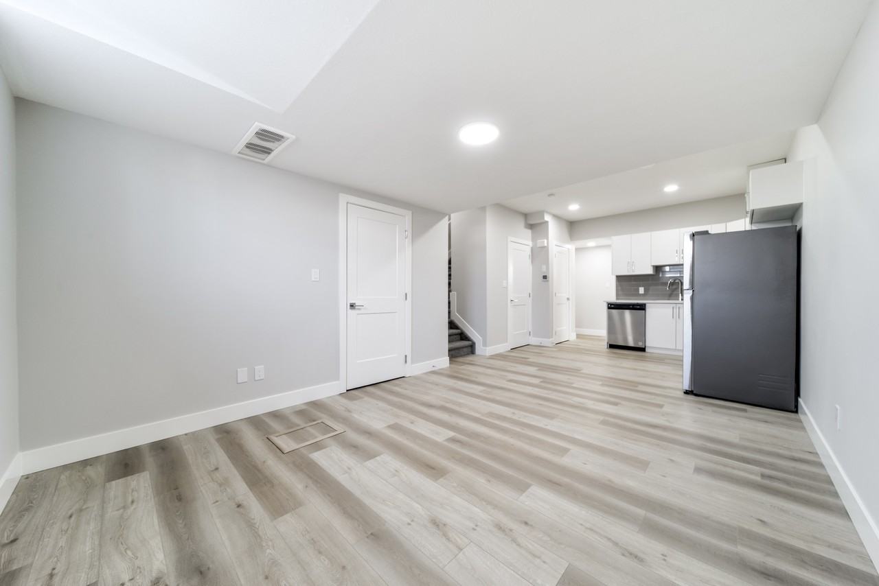 595-B Blackstone Blvd - Photo 4 of 14