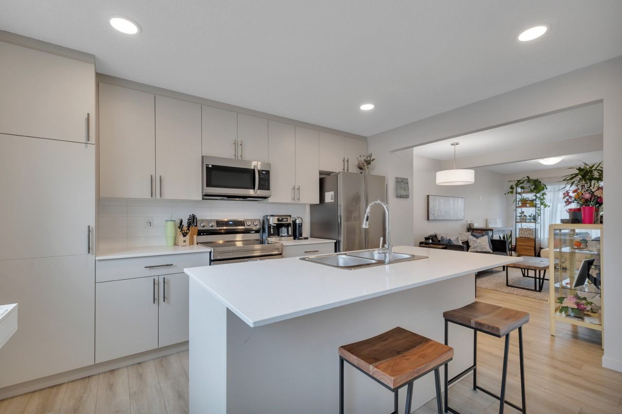 2812-M 192 Street NW - Photo 3 of 27
