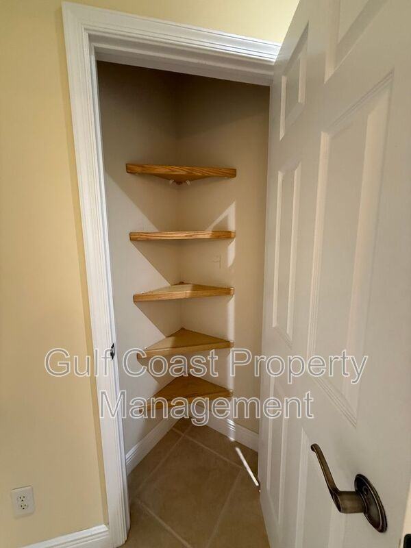 13860 Avon Park Cir - Photo 7 of 49