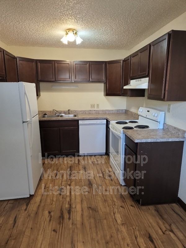 909 Pattee Creek Dr #E - Photo 4 of 9