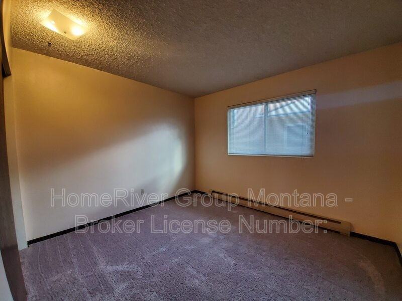 909 Pattee Creek Dr #E - Photo 6 of 9