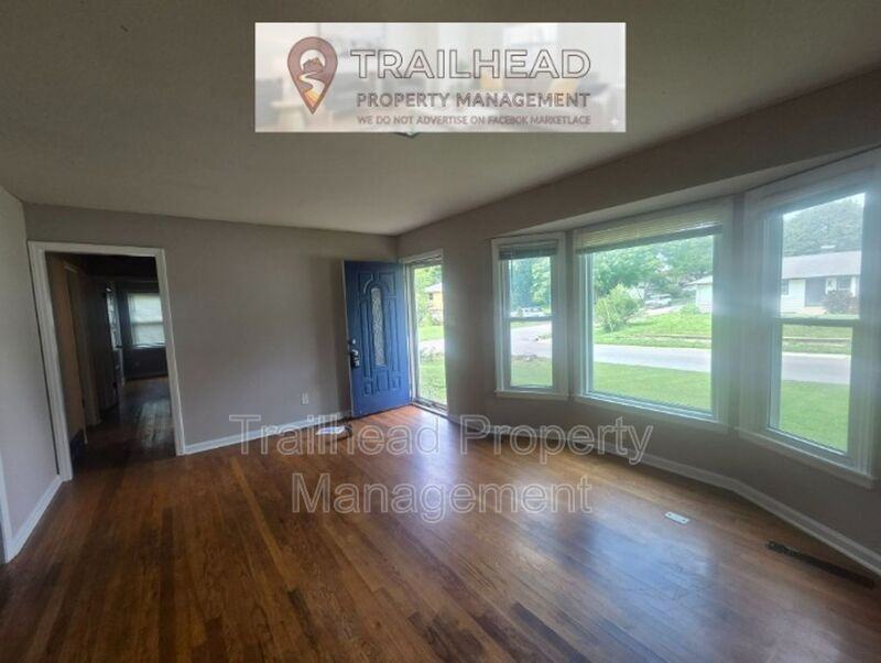 13629 Applewood Dr - Photo 2 of 16