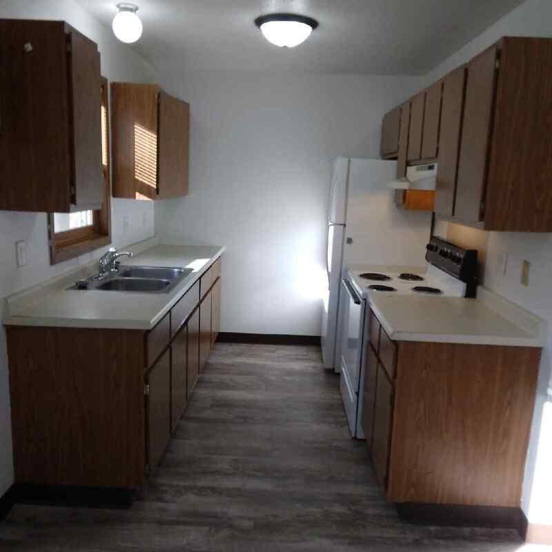 406 N Barkman St - Photo 4 of 11