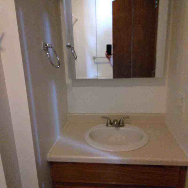 406 N Barkman St - Photo 6 of 11