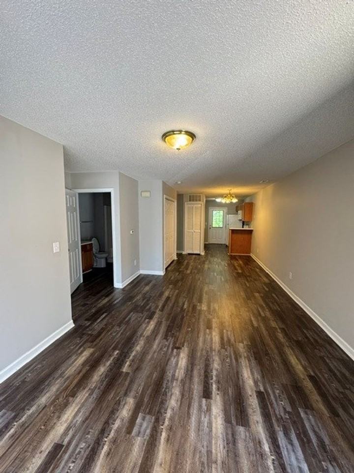 819 Belmont Dr - Photo 3 of 14