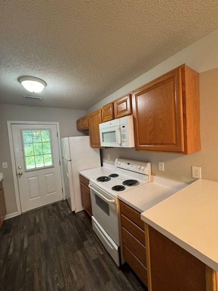 819 Belmont Dr - Photo 5 of 14