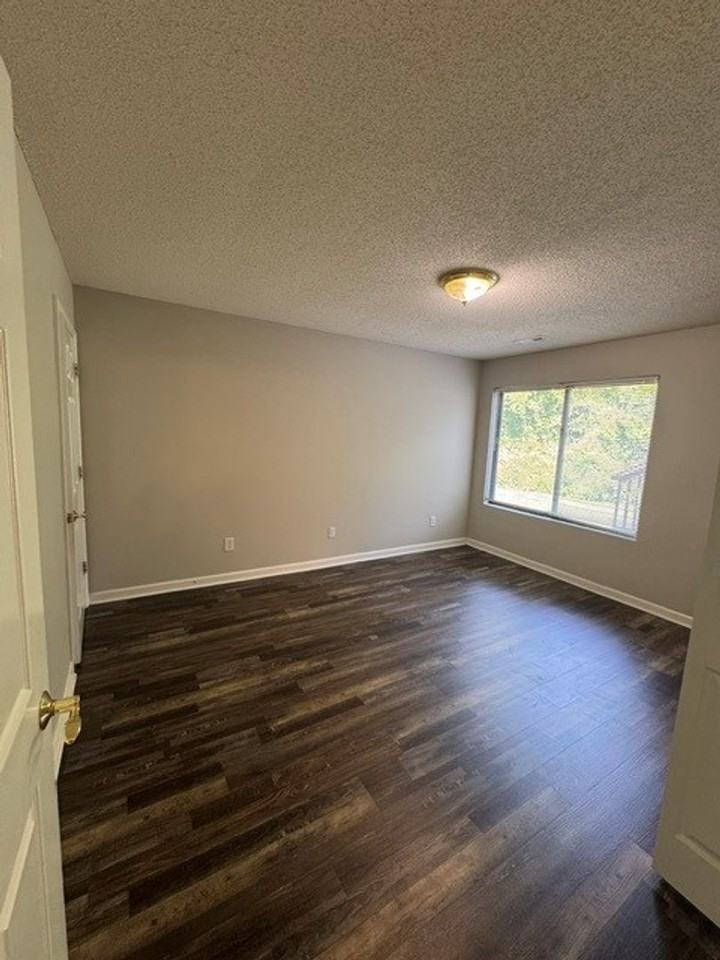 819 Belmont Dr - Photo 6 of 14