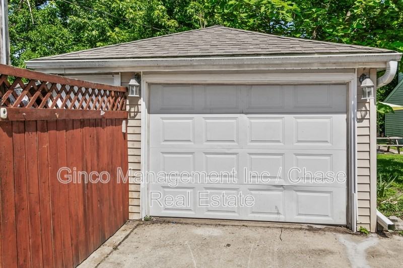 17561 Hillside Ave - Photo 2 of 10