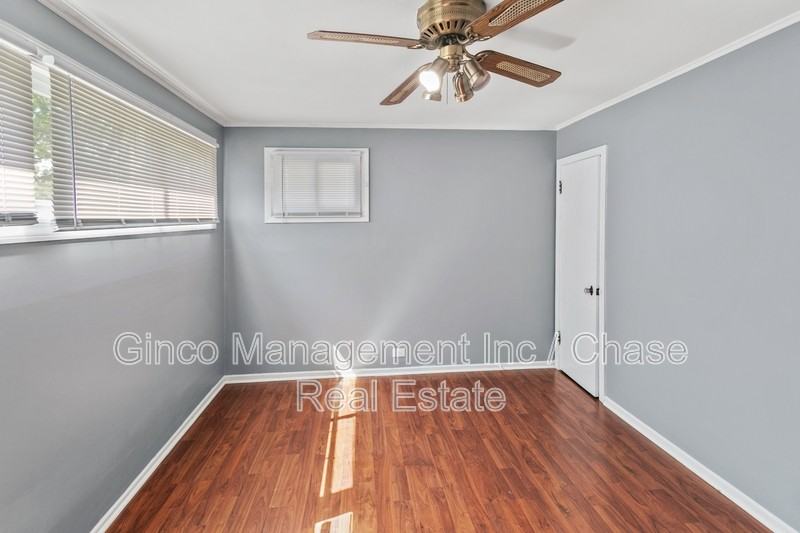 17561 Hillside Ave - Photo 6 of 10